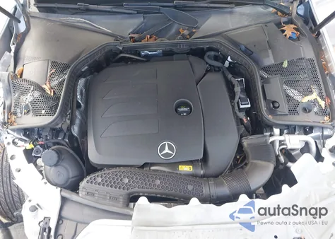 2019 Mercedes-Benz C 300 z USA, uszkodzony, nr VIN 55SWF8DB7KU282904